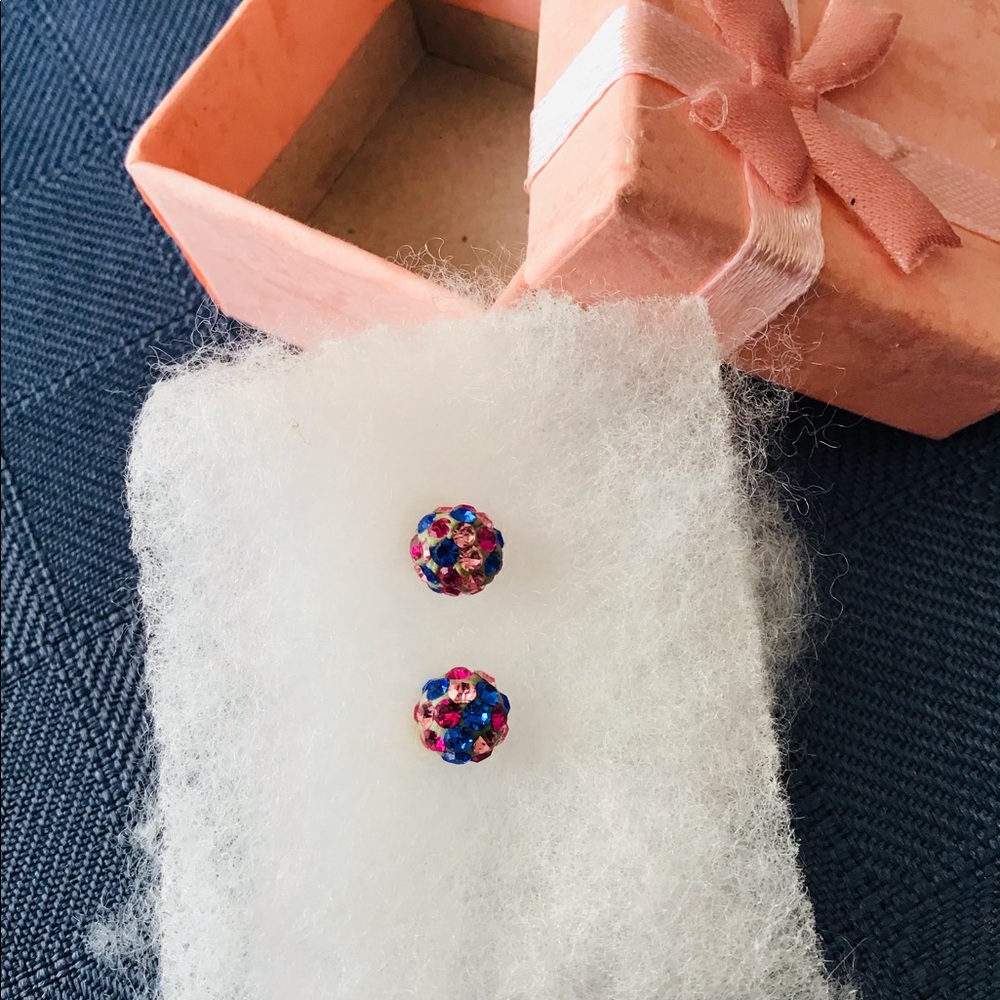 Earrings - Picture 4 of 4